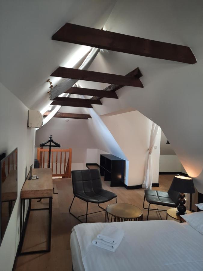 Antik Prague