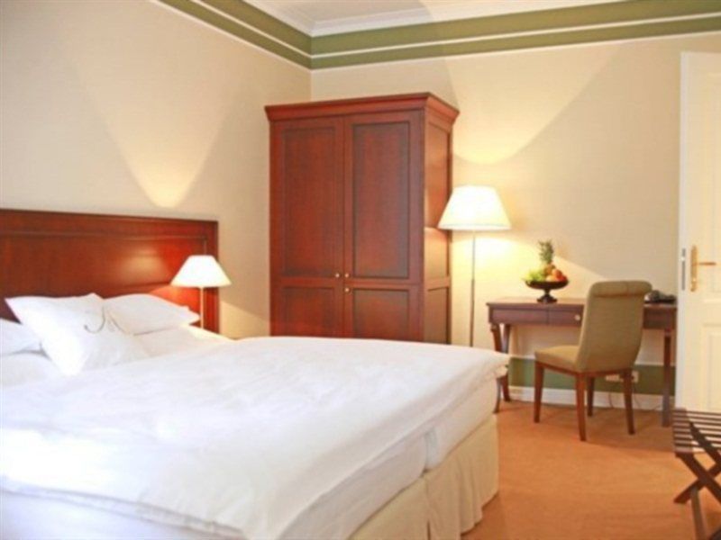 Hotel Antik 4*