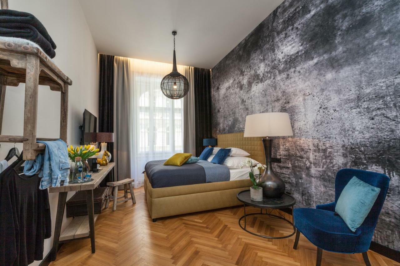 Hotel Antik 4*